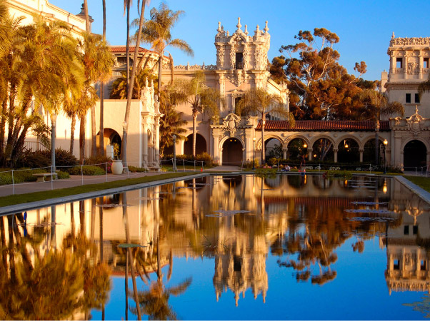 La Jolla Attraction with large reflecting pool